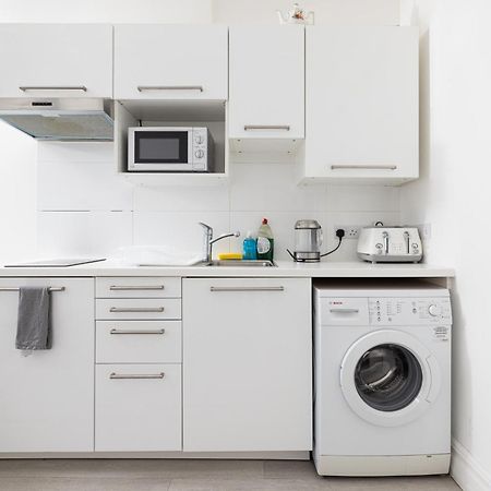 Bright Studio On Golders Green Road London Exterior foto