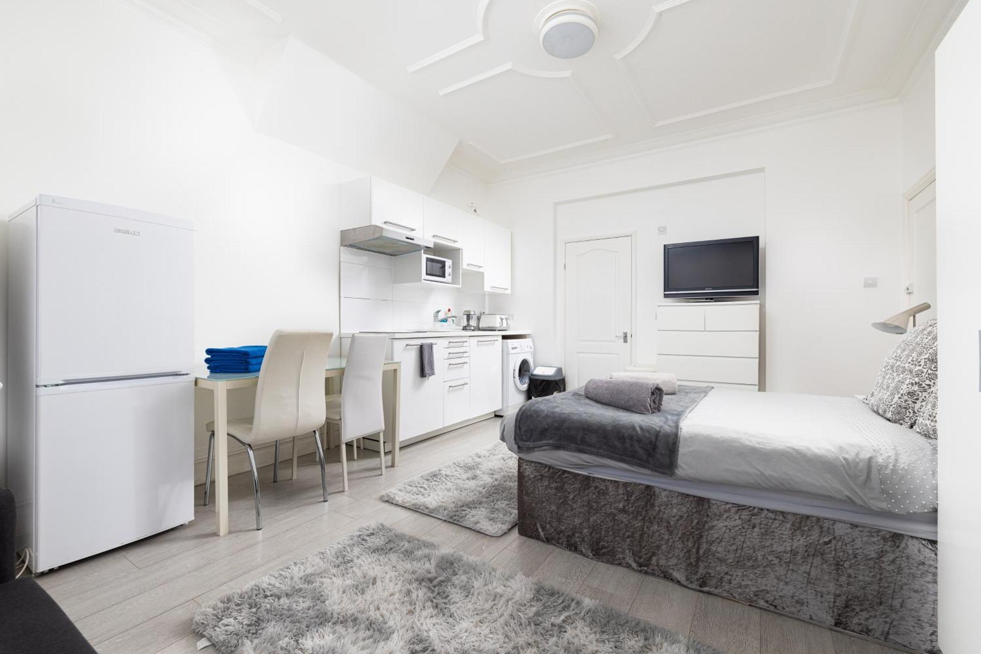 Bright Studio On Golders Green Road London Exterior foto
